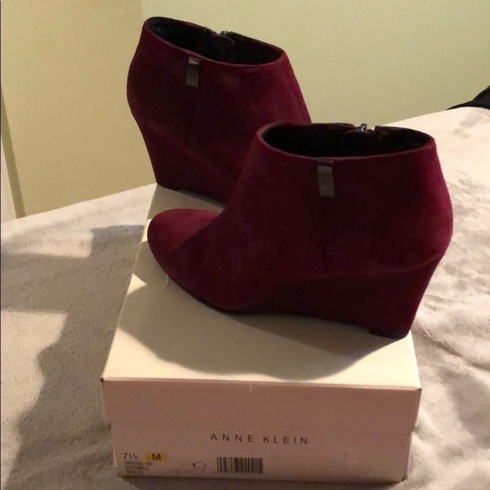 ANNE Klein Booties